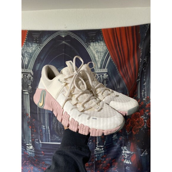 Size 10 - Nike Free Metcon 5 Pale Ivory Ice Peach W - Picture 1 of 11
